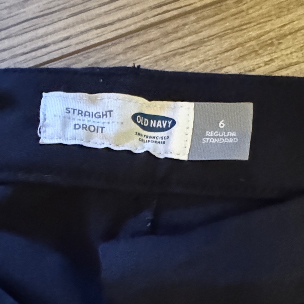 Old Navy Women's Straight Leg Pants in Navy and Black - Picture 2 of 3